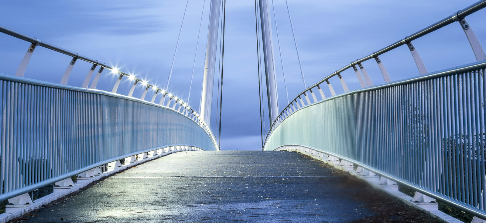 pont suspendu humide