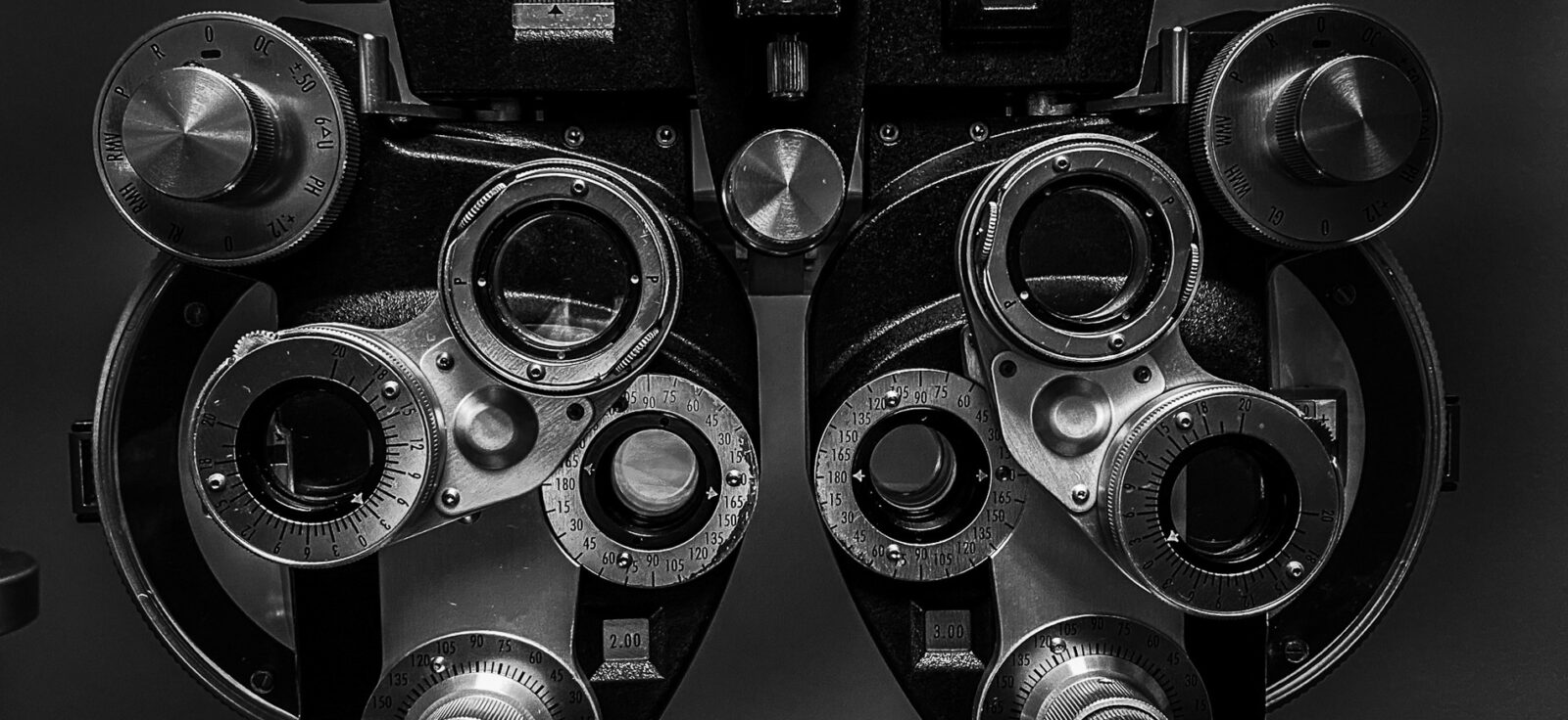 outil de mesure d'une ophtalmologiste