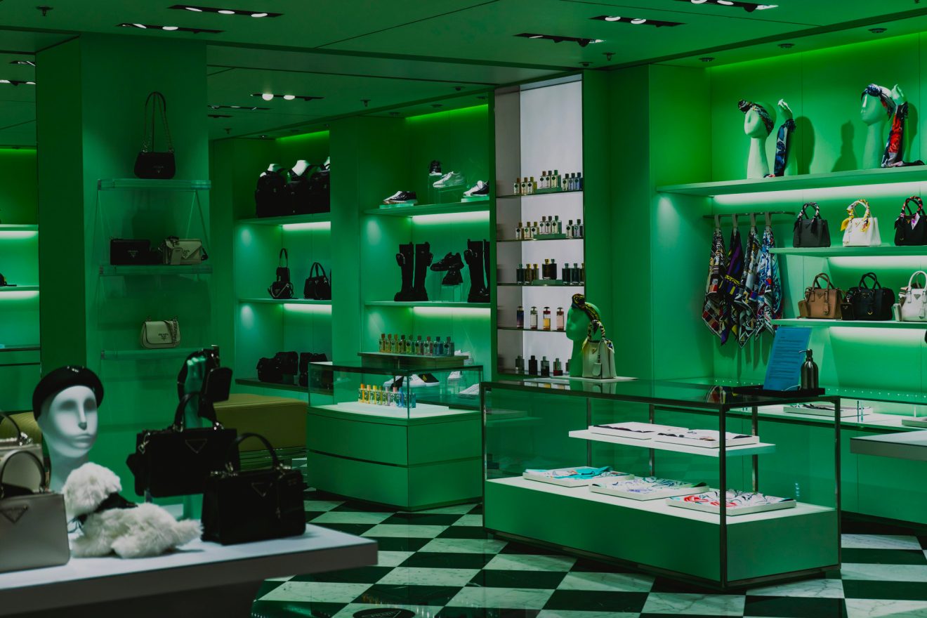 Intérieur d'une boutique de mode