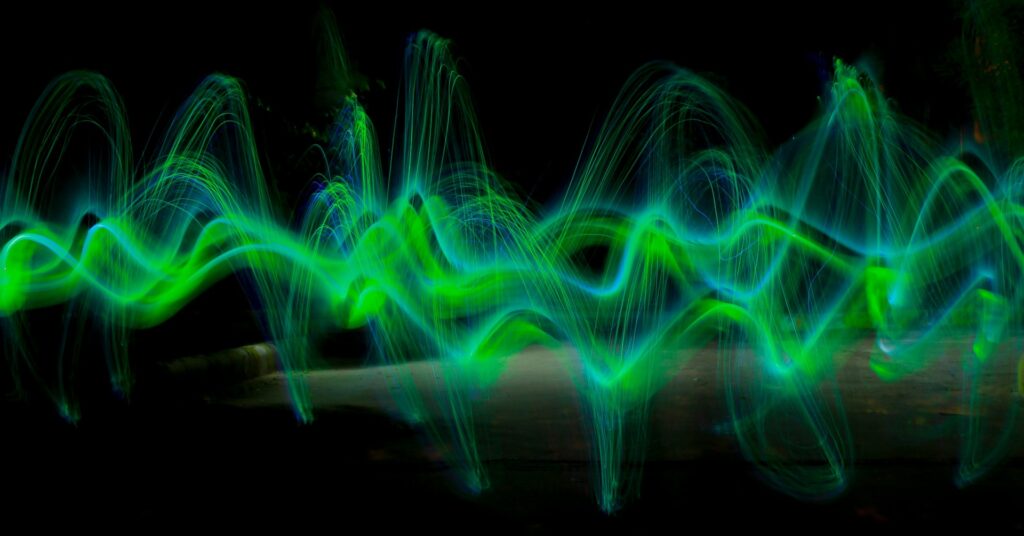 Onde verte sur fond noir