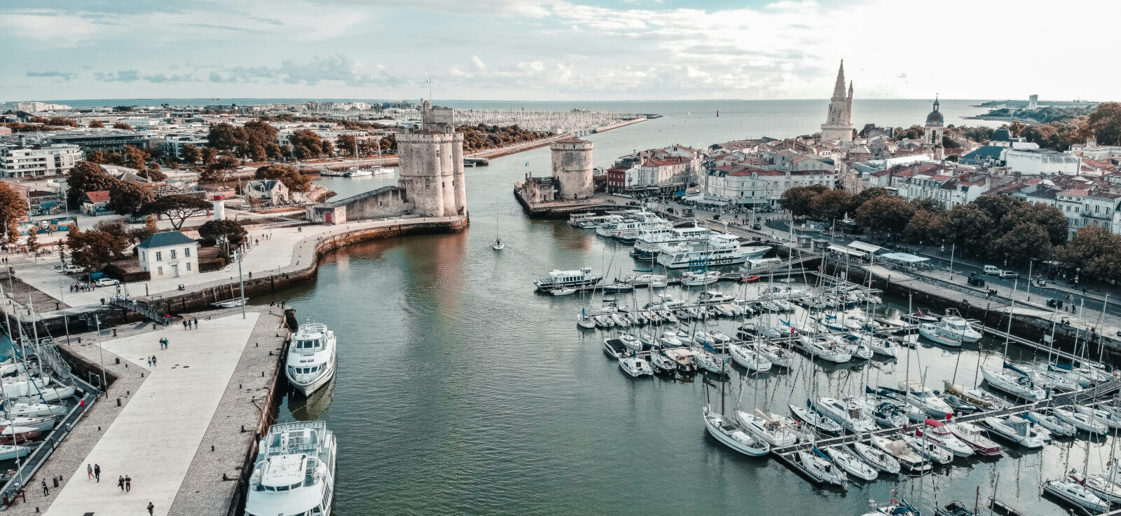 Vue aérienne du port de La Rochelle