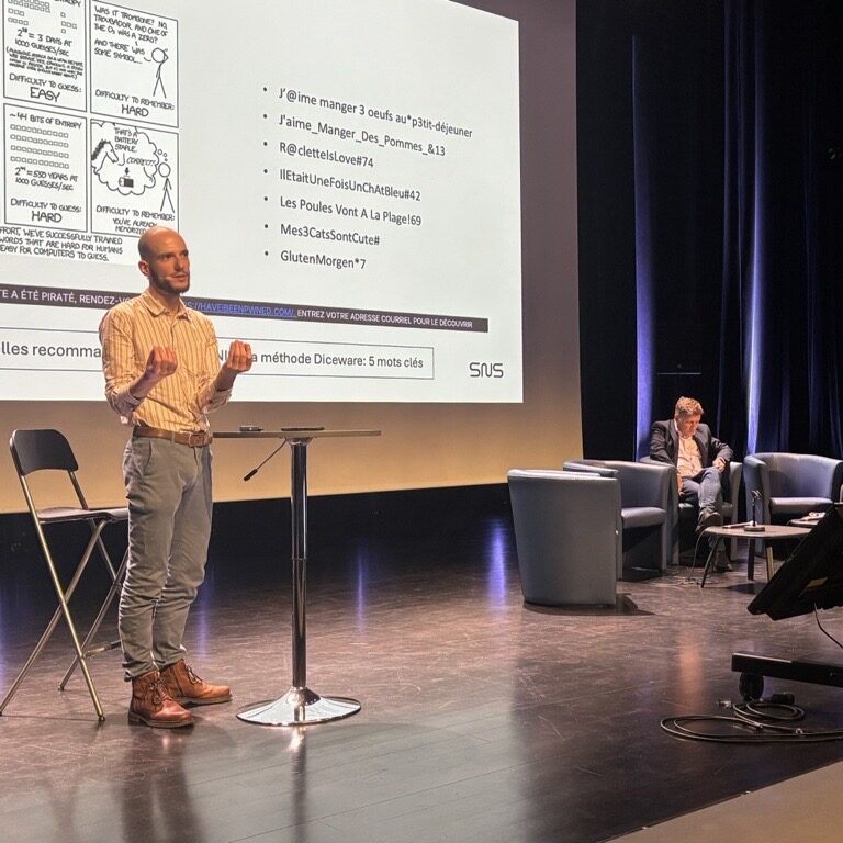 Présentation sur scène de Thibaut Souchaud notre formateur